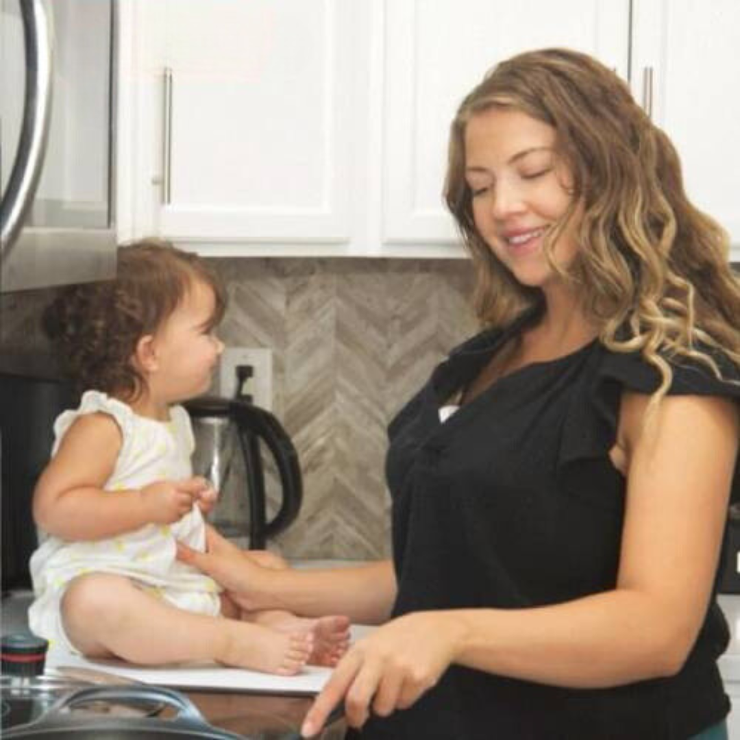 Mum multitasking hands-free with a wearable breast pump